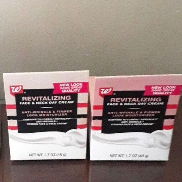 2 Walgreens Revitalizing Face & Neck Day Cream Anti-wrinkle Moisturizer New - Picture 1 of 4